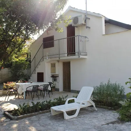 Neda Apartman Sutivan
